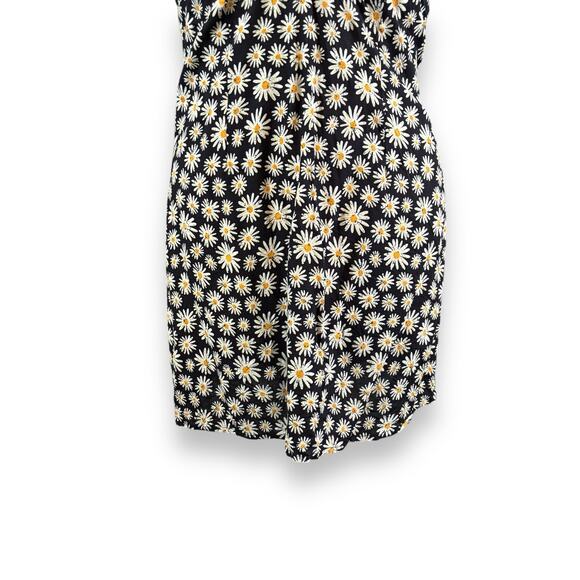 RSQ Strappy Daisy Print Mini Sundress Size XL Smocked Back Floral Fit & Flare - Picture 4 of 7